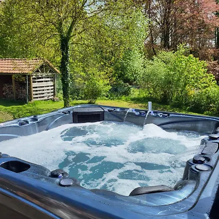 Bed & Breakfast Le Bois De Champia Hoei