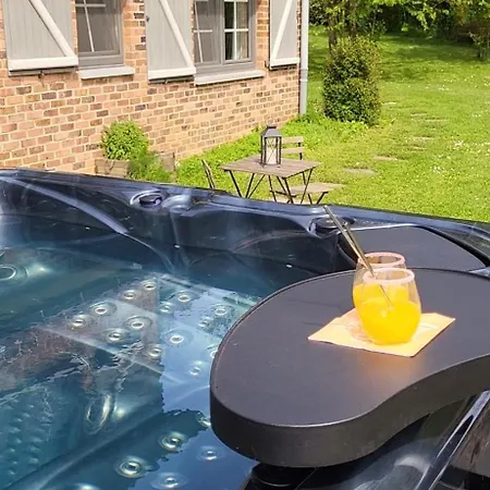 Le Bois De Champia Bed and Breakfast