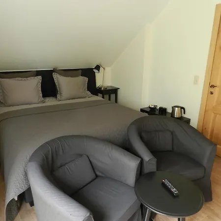 Le Bois De Champia Bed and Breakfast 4*