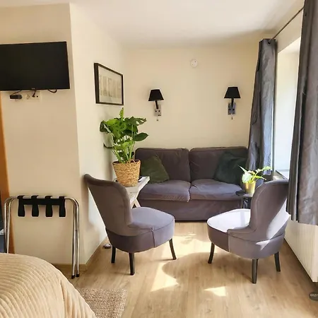 Le Bois De Champia Bed and Breakfast 4*