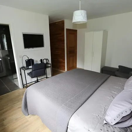 Bed & Breakfast Le Bois De Champia Hoei