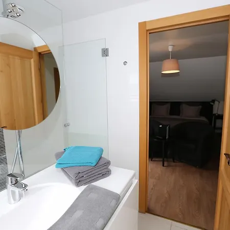 Le Bois De Champia Bed and Breakfast